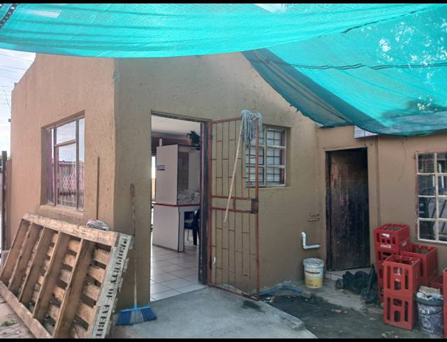 4 BEDROOM HOUSE FOR SALE IN SESHEGO B